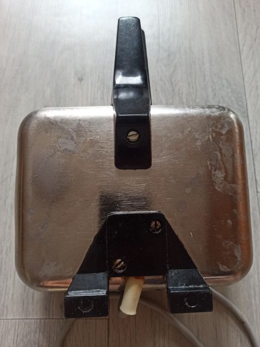 Електро вафельница