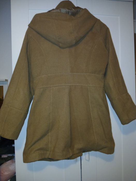 Casaco comprido com capuz