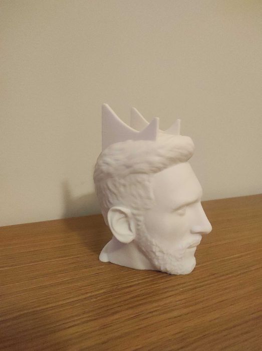 Suporte para Comando PS5 – Busto Estilo Messi