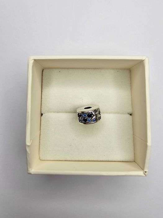 Srebrny charms do bransoletki Pandora Srebro 925 klips niebieski