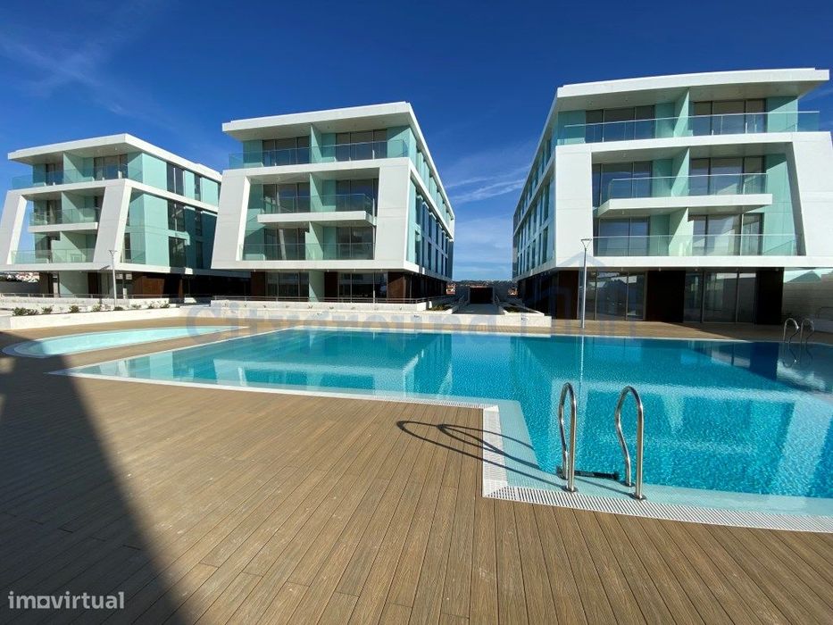 Apartamento T3 em condomínio de luxo em frente à praia