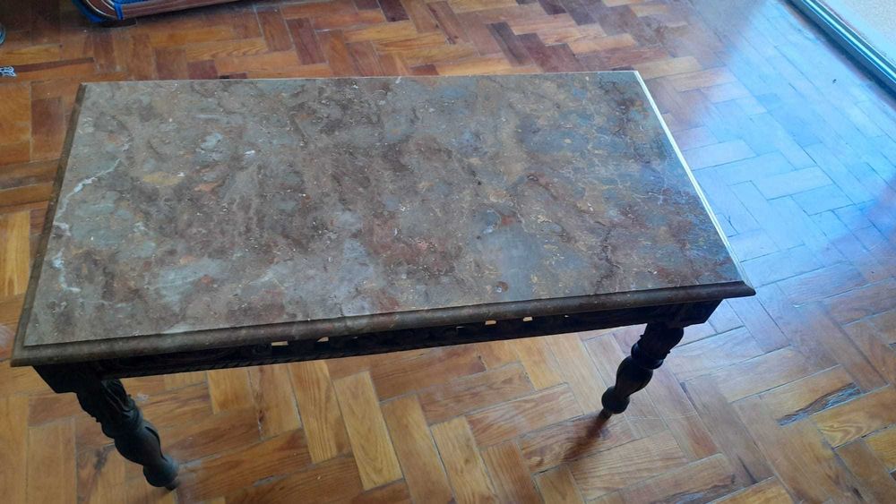 Mesa de centro madeira maciça e mármore