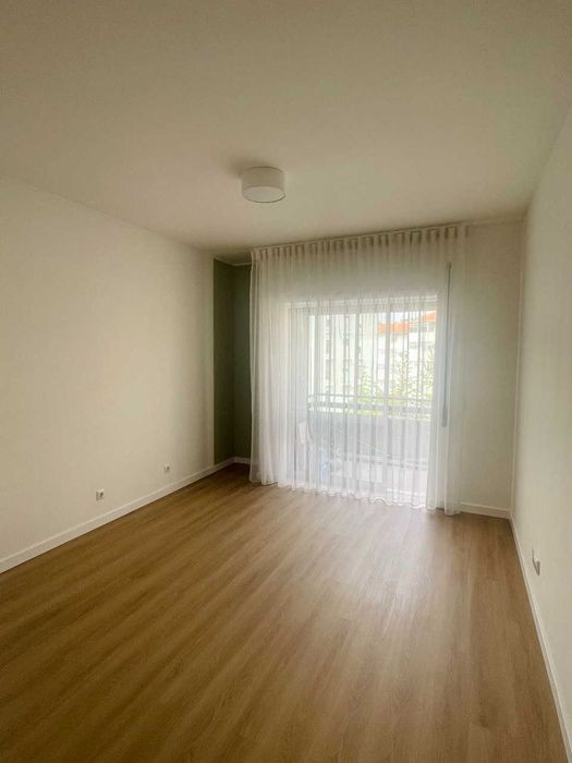 Apartamento luminoso e totalmente renovado, pronto a habitar.