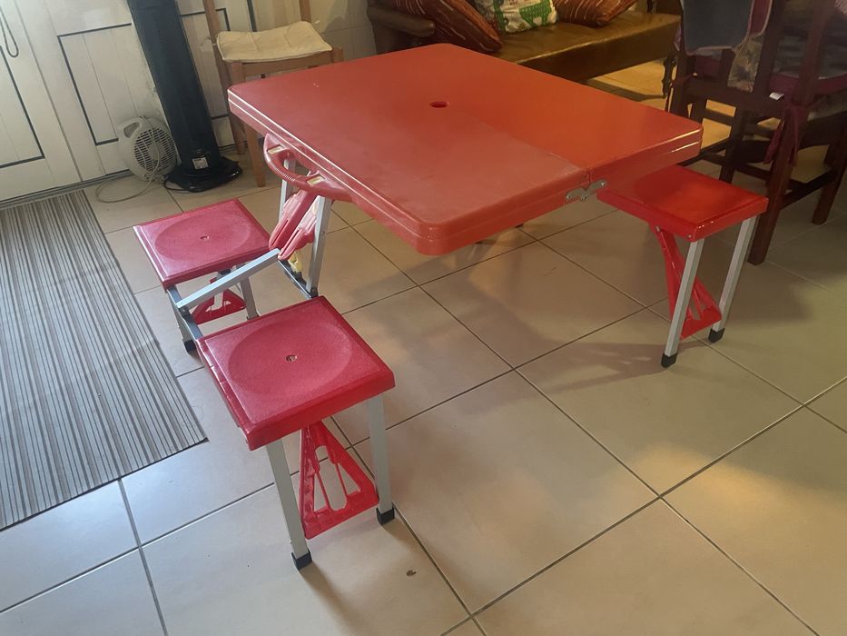 Mesa de picnic praia