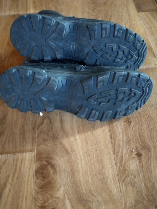 Продам рабочие ботинки