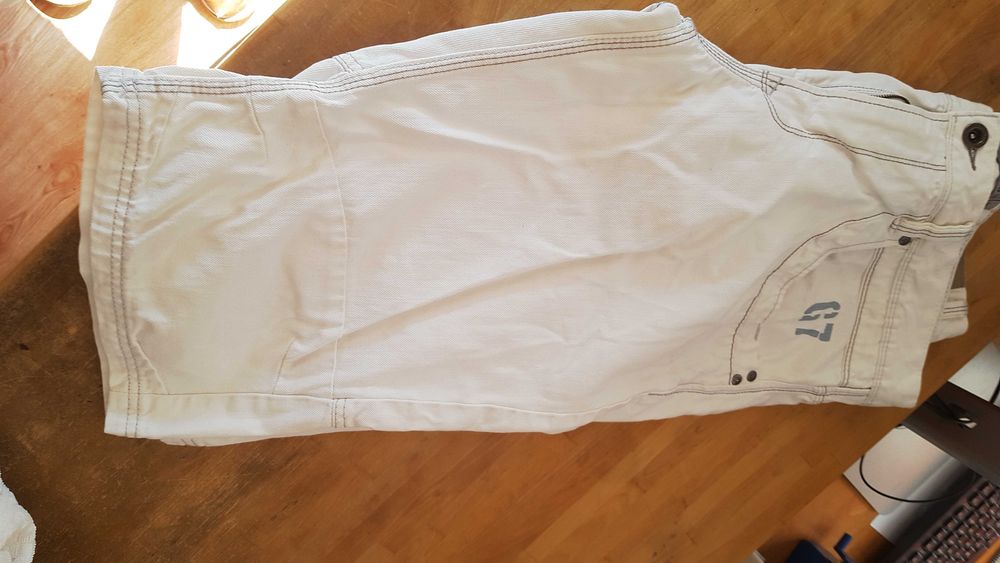 krótkie spodenki z białego  dżinsu rozmiar 54