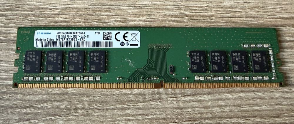 Samsung m 378a1k43cb2-crc 8gb ddr4 2400mhz non-ecc