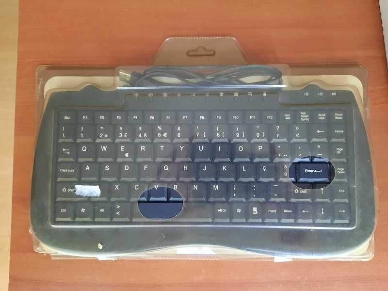 Teclado, hub e router