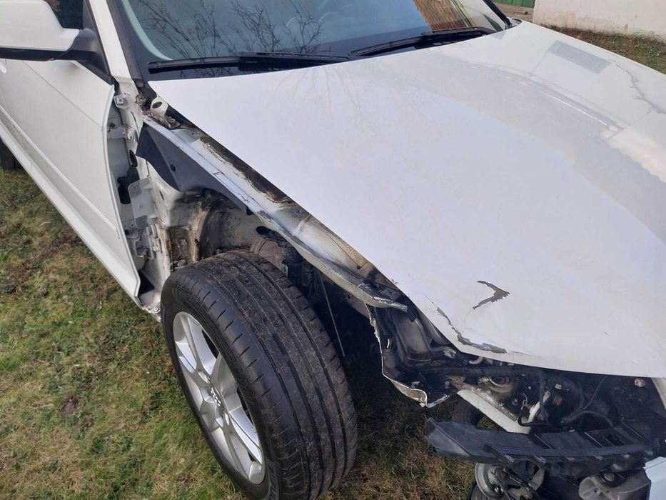 Audi A3 8P Sportback 1.6tdi uszkodzony