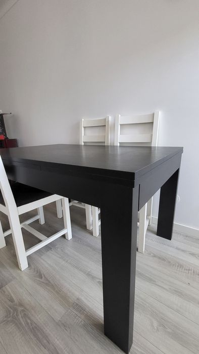Conjunto mesa de jantar + cadeiras
