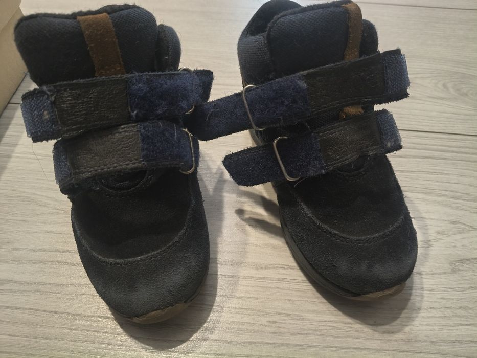 Buty trzewiki ocieplane Bartek r.25 na zime