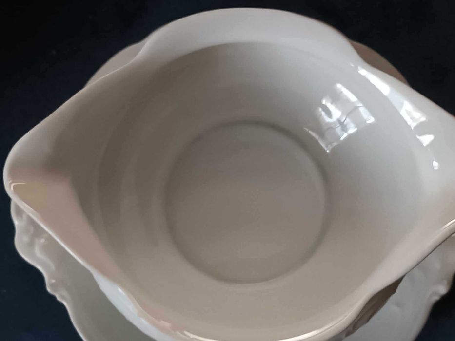 sosjerka porcelana biała 50 letni antyk Wawel prl