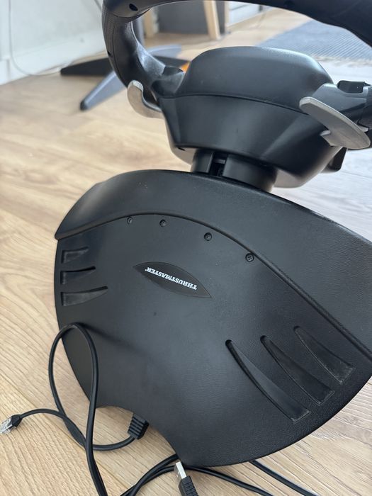 Volante e pedais Ferrari 488 GTB Edition para PlayStation