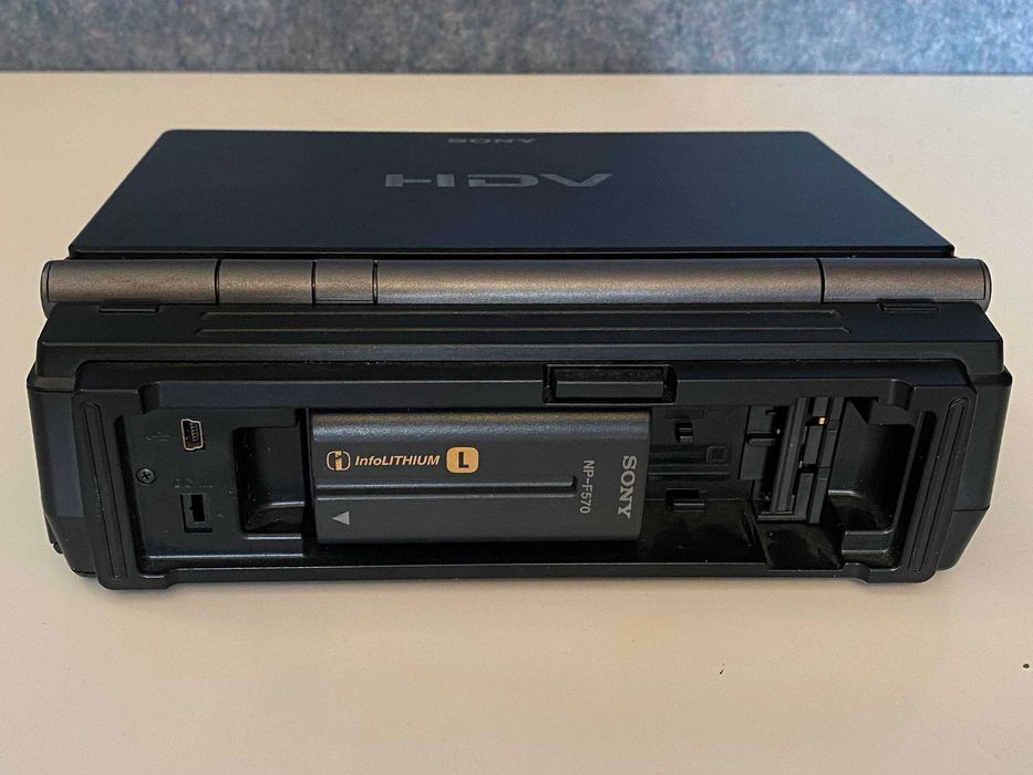 Sony GV-HD700E/1 (MiniDV / HDV) | майже новий | повний комплект