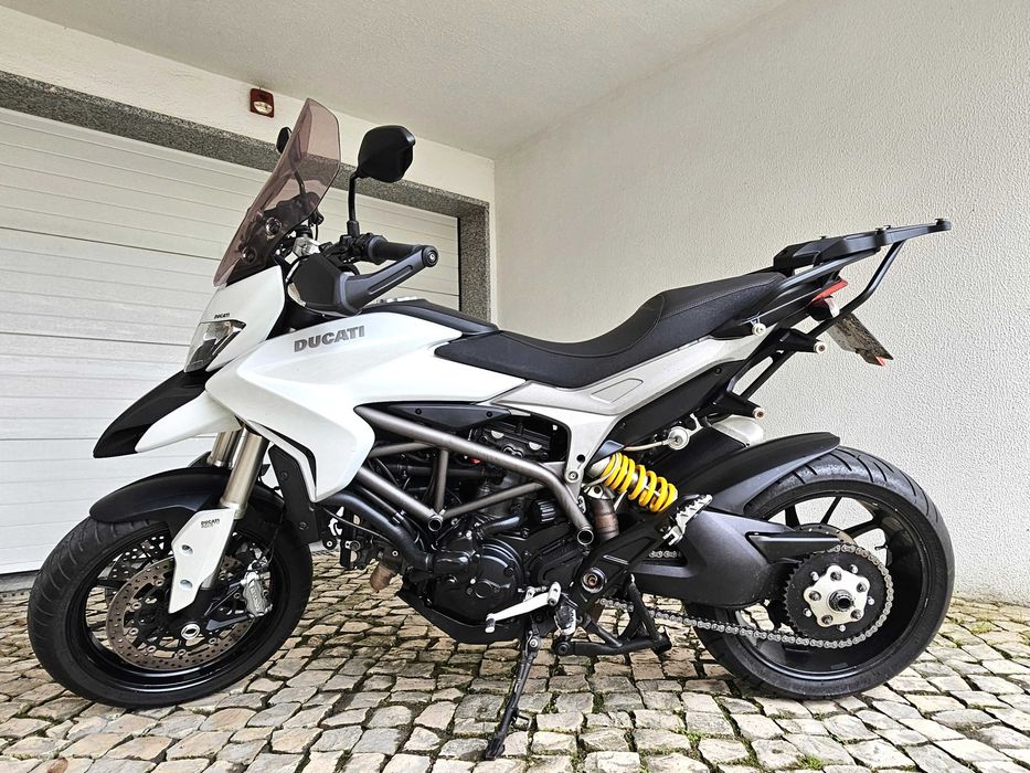 Ducati Hyperstrada 821 com 18 meses garantia