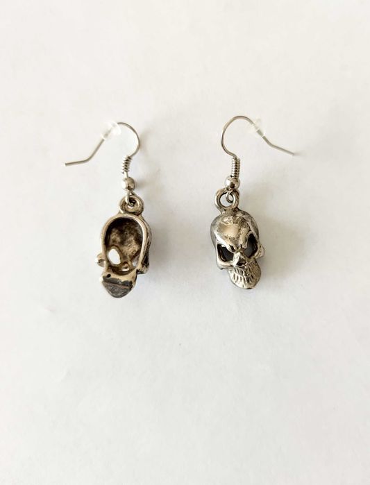 Kolczyki czaszki na Halloween