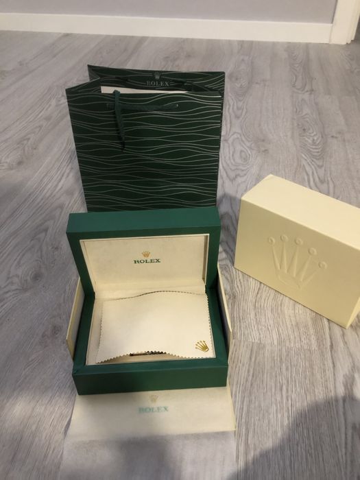 Rolex preto e vermelho