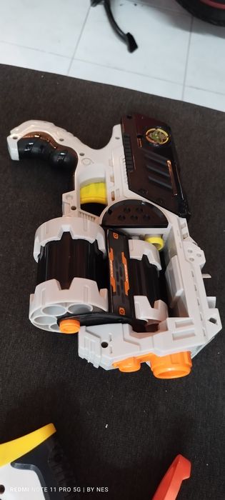 Nerf hail fire como nova + 2 pistolas