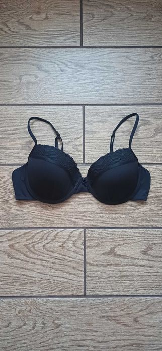 Czarny biustonosz Skin to Skin r. 80 B