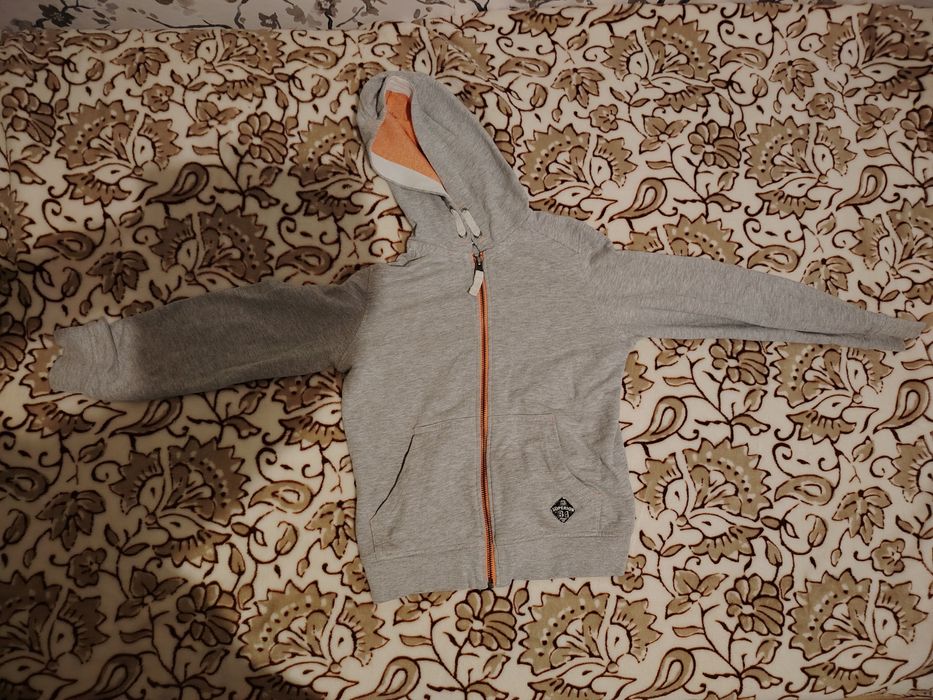 Bluza chłopięca z kapturem
