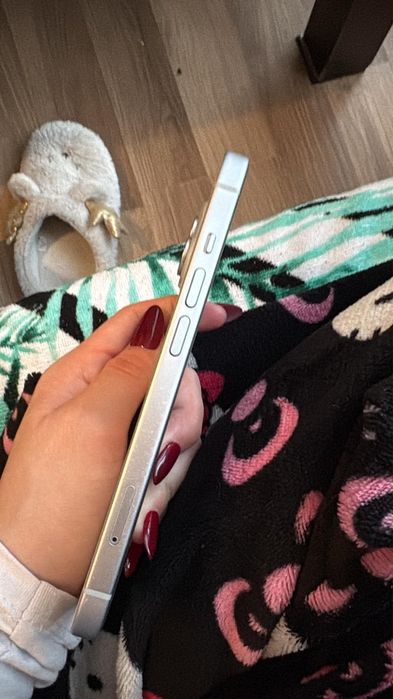 iPhone 15 niebieski