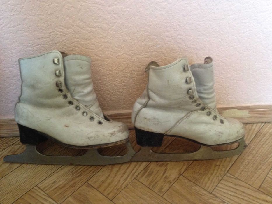 Продам коньки женские  cccр