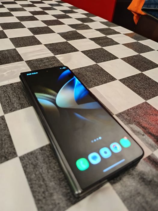 Samsung ZFold 4 - Preto 256GB / 12 GB RAM