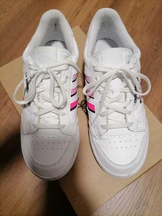 Ténis Adidas Continental