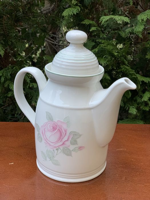 Porcelanowy czajnik do kawy herbaty