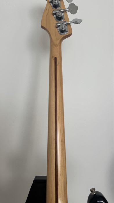 Piekny Fender Jazz Bass Meksyk