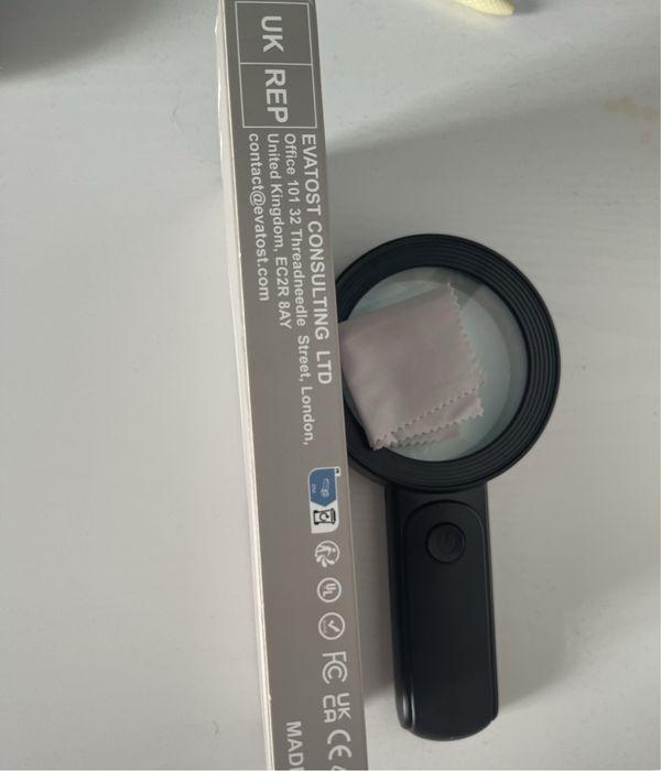 Лупа з підсвіткою 30 x 18 led