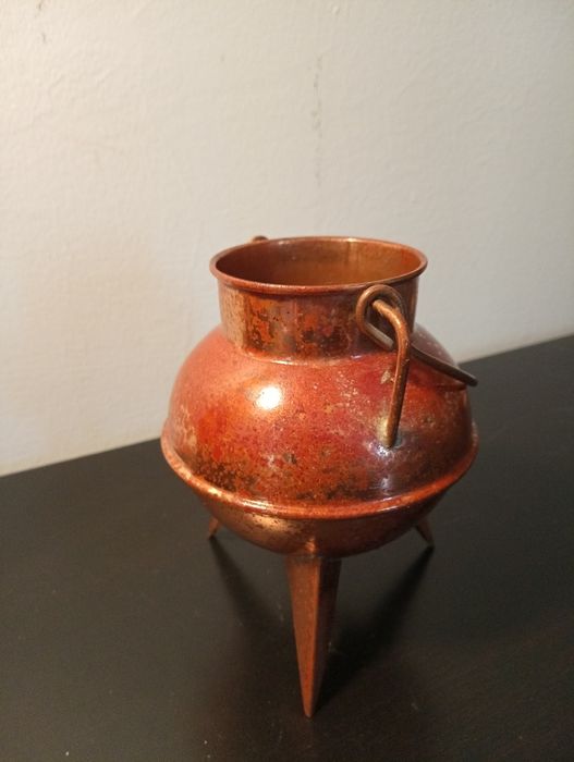 Antigos Pote e Tacho em cobre martelado com tampa e pés - Vintage*