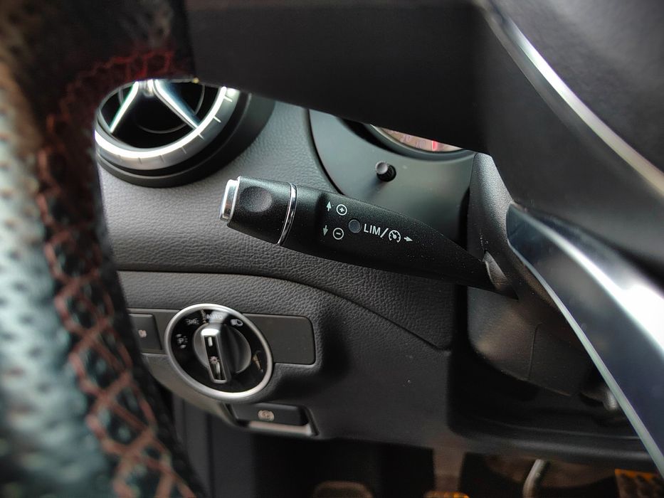 Mercedes-Benz CLA 200 AMG (Manual)