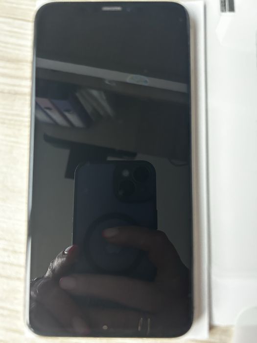 Продам iPhone XS Max gold 64 GB neverlock