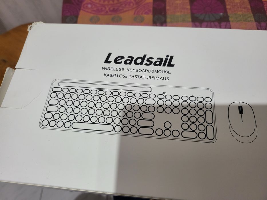 Teclado e rato sem fios novos