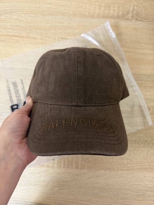 Кепки Balenciaga 2026