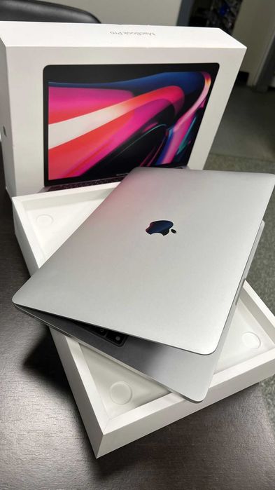 MacBook Pro 13 (2022) - M2, 8G RAM / 256 GB SSD