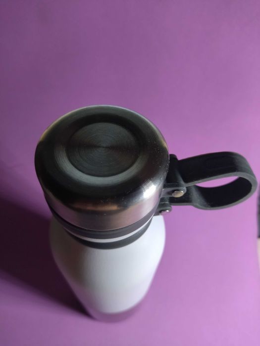 Бутылка для питья.