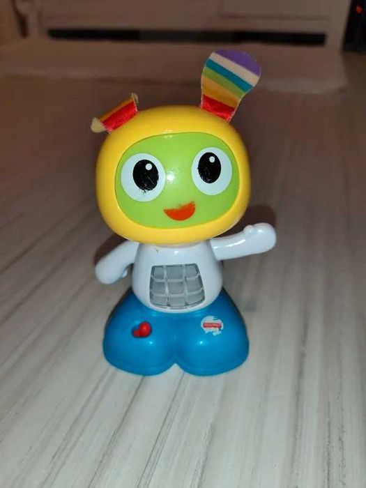 Interaktywny robot BeBo od marki Fisher Price.