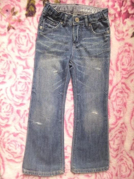 Baby Gap модные с потертостями детские джинсы 2-4г