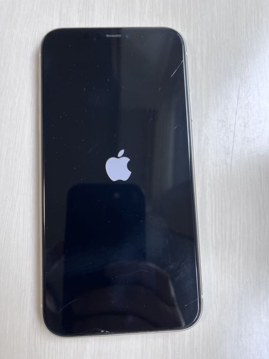 iPhone 11 64GB White | Стан 8/10 |