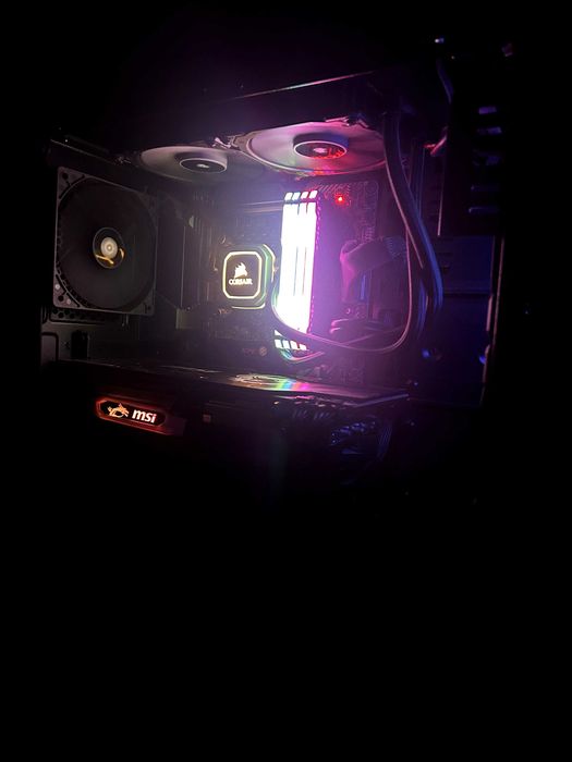 Komputer i7 9700k / RTX 2070 / 16GB RAM / Chłodzenie wodne Corsair
