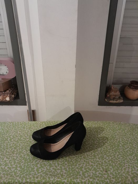 Vendo Sapatos de Senhora MARYPAZ muito bonitos como novos