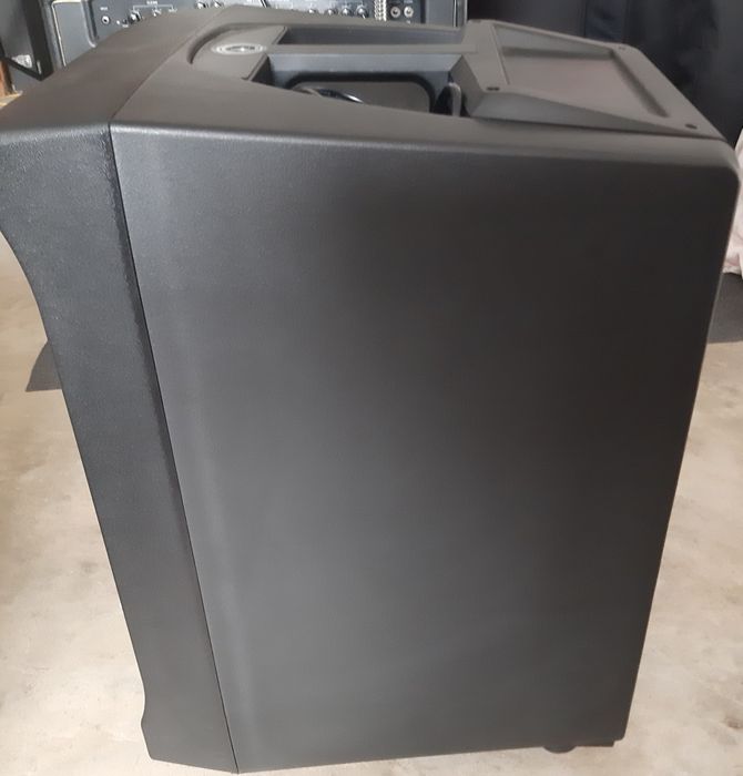 Coluna Array RCF Evox J8 como nova