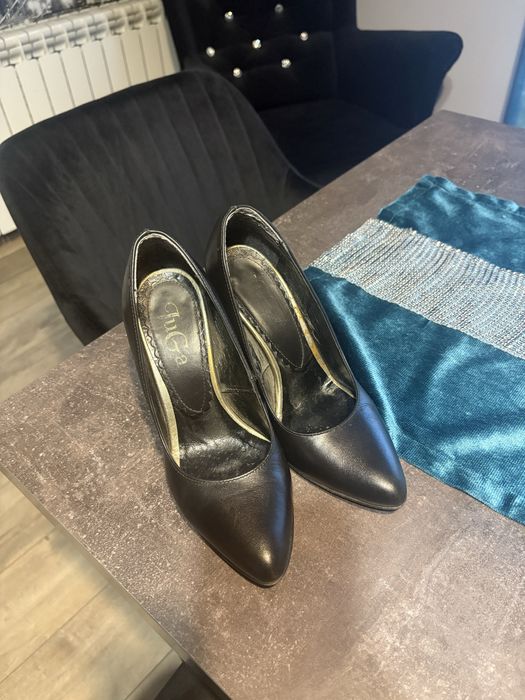 Szpilki czarne ze skóry