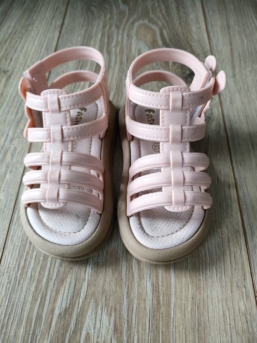 Sandały dla dziewczynki Fashion r.22