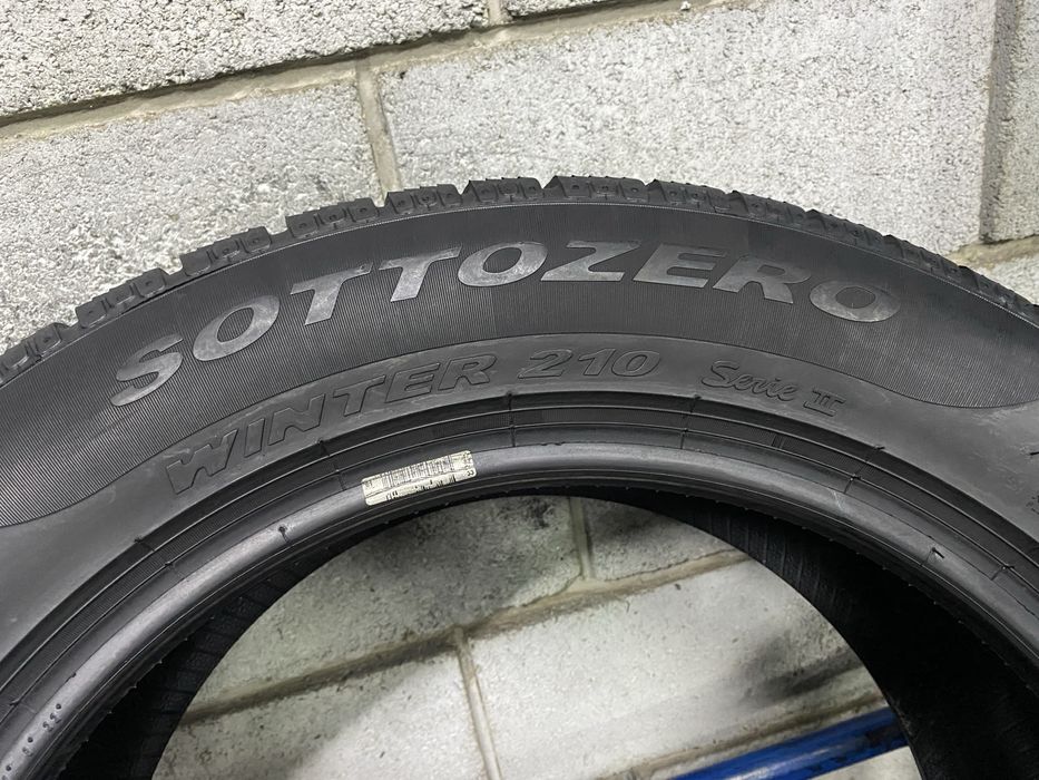 Зимові шини 235/55 R18 (104H) PIRELLI