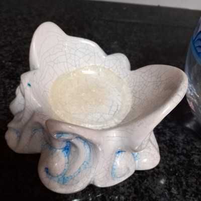 Peças decorativas antigas, jarra e vaso