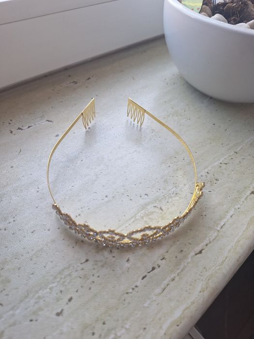 Diadem tiara na głowę