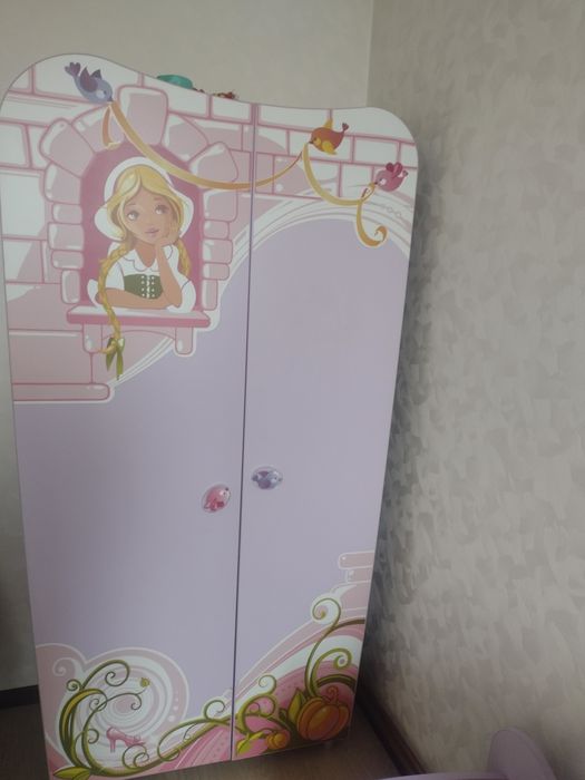 Продам мебель б/у, в хорошем состоянии, стоимость комплекта 24000.